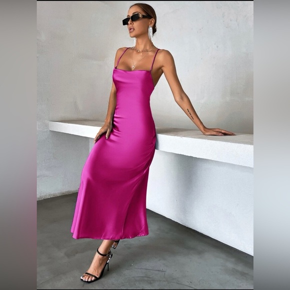 SHEIN privé Solid Tie Backless Cami Dress - pink - Picture 2 of 4